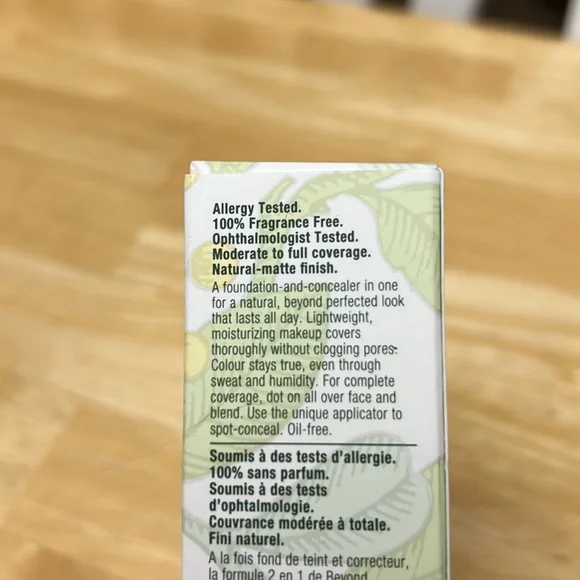 Clinique Beyond Perfecting foundation and concealer. - Picture 3 of 5